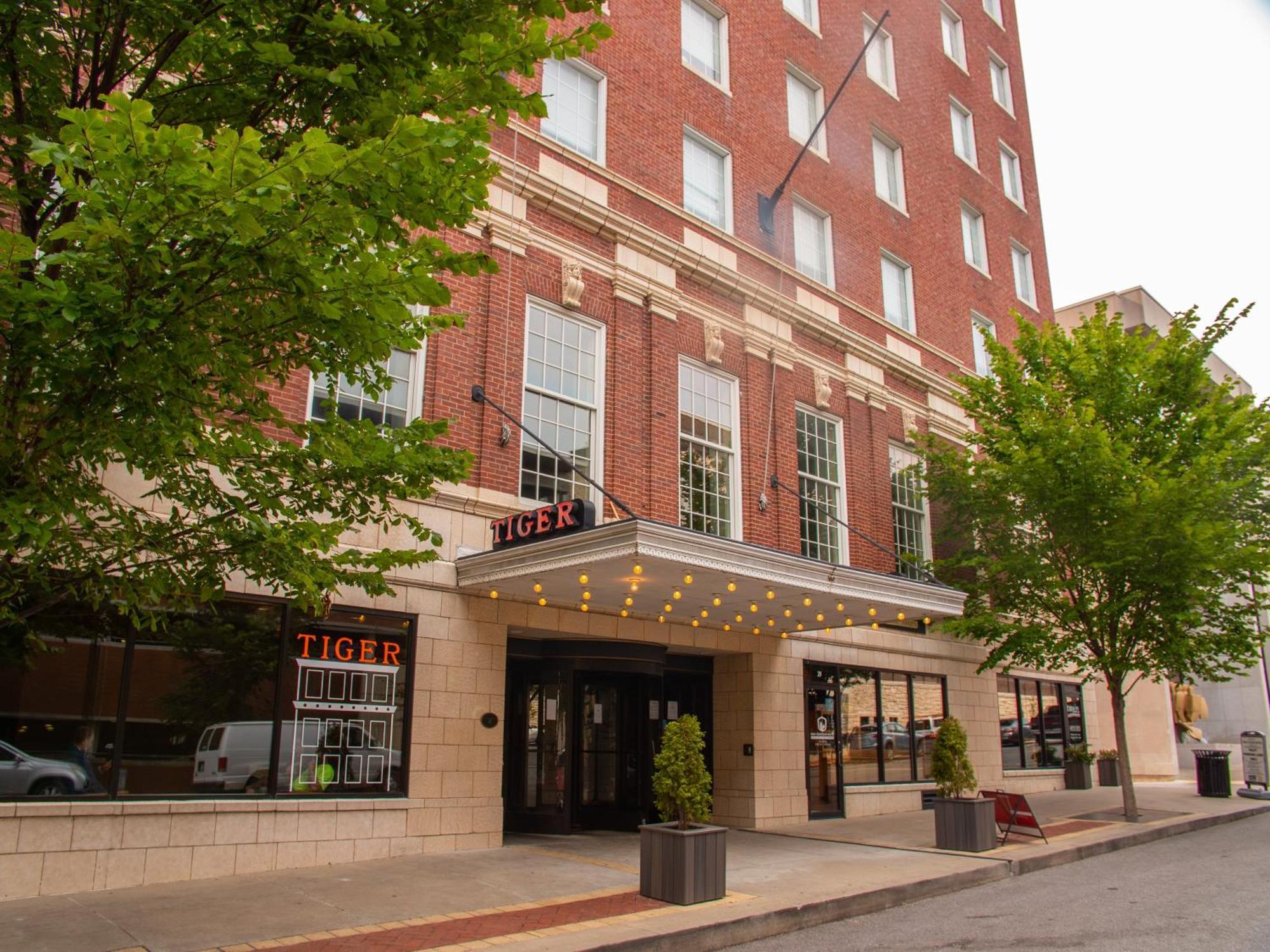 Voco The Tiger Hotel, Columbia, Mo, An Ihg Hotel מראה חיצוני תמונה